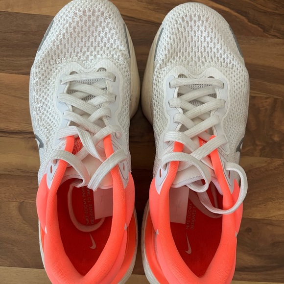 Nike Invincible Run Flyknit - Picture 2 of 5